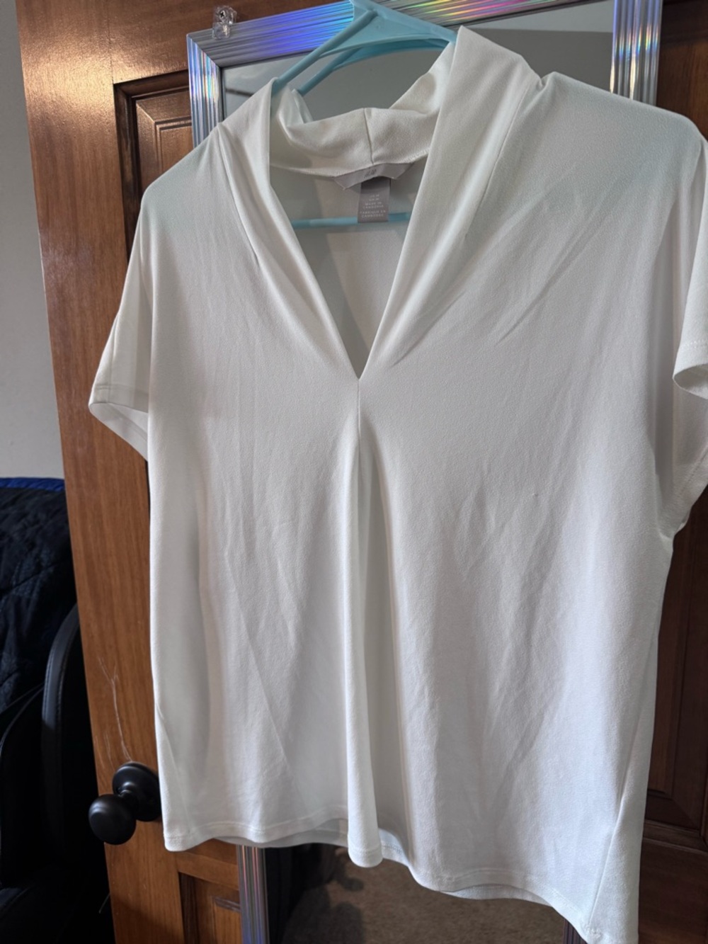 H&M Cream Short Sleeve V-Neck Draped Front Blouse